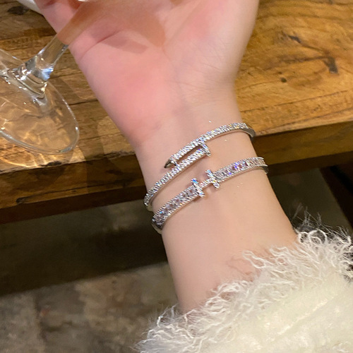 Silver H-letter zirconia titanium steel bracelet for women  new couple's accessories cold-style temperament bracelet