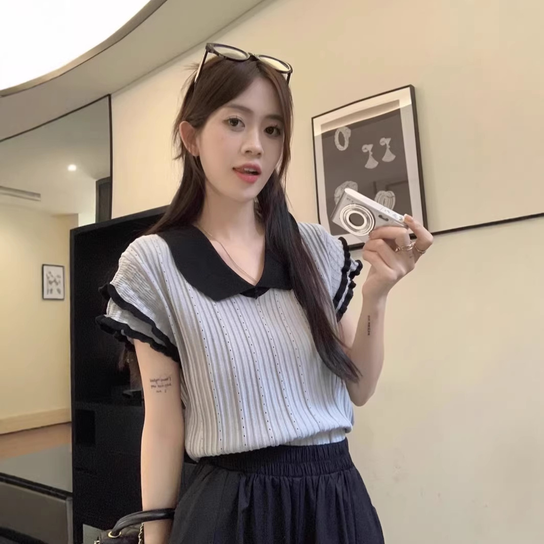 Áo thun nữ tay lỡ cổ V phối màu chất liệu len sợi mát — màu xám nhạt chi tiết 3