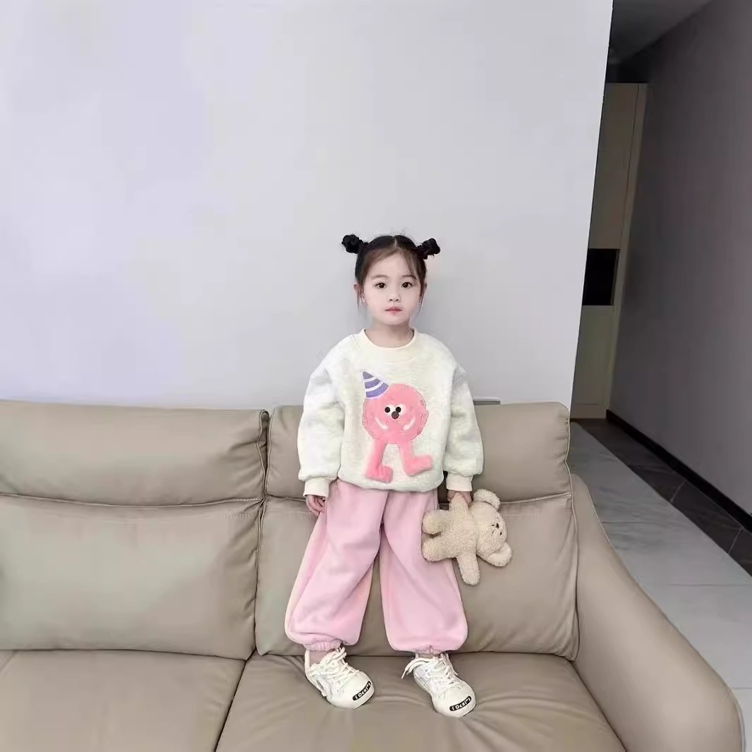 Otoño e invierno 2024 nuevo traje para niñas estilo occidental versión coreana suelta del suéter deportivo para niños de dos piezas