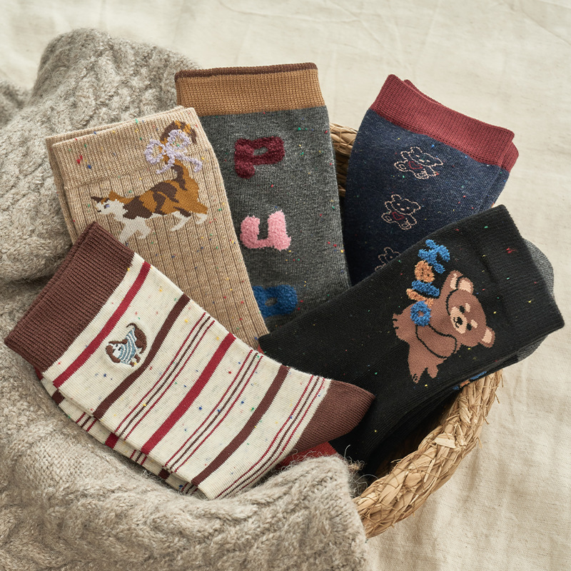 Cartoon embroidered socks for women, dotted yarn mid-calf socks, cotton socks for spring and autumn, high-tube embroidered flocked seamless socks, stacked socks