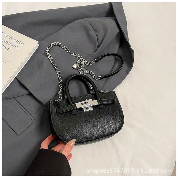 Black pendant