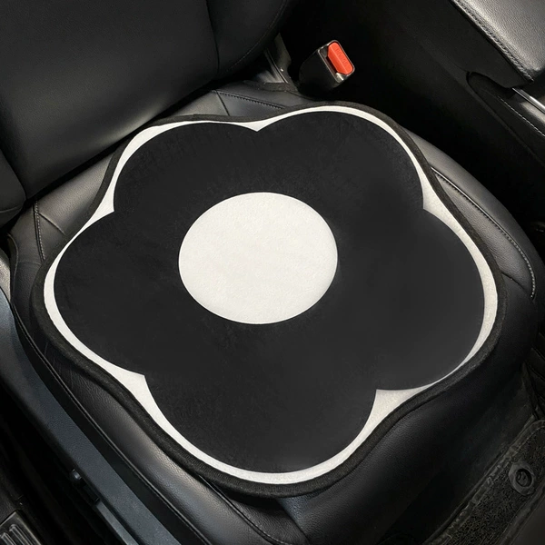 Short plush-black and white flower-front row