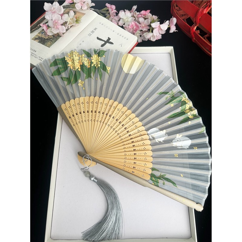 浅绿色桂花兔子古风折扇子跳舞扇小清新便携旗袍古典竹扇中国风女|undefined