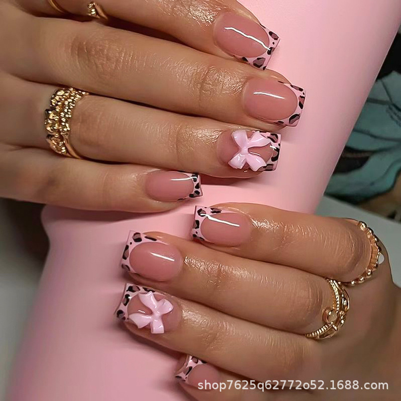 Cross-Border 24-Piece Leopard Print Romantic and Elegant Short Detachable Wearable Nail Stickers with High Aesthetic Appeal Cross-Border 24-Piece Leopard Print Romantic and Elegant Short Detachable Wearable Nail Stickers with High Aesthetic Appeal
