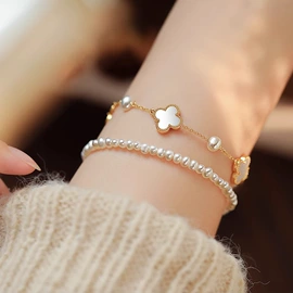 项链;手链;耳环