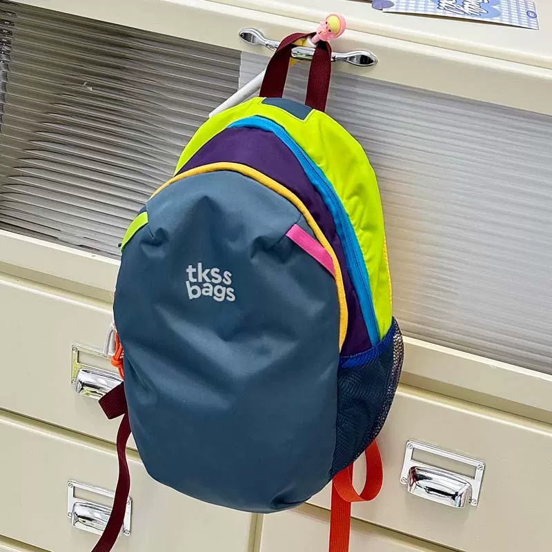 2026新款男女童休闲户外双肩包中小学生书包春游百搭休闲防水背包