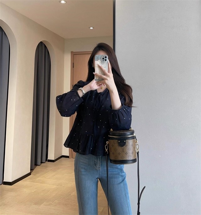 GJ9202减龄俏皮荷叶边拼接下摆亲肤纯棉系带V领波点衬衫女2025秋|undefined