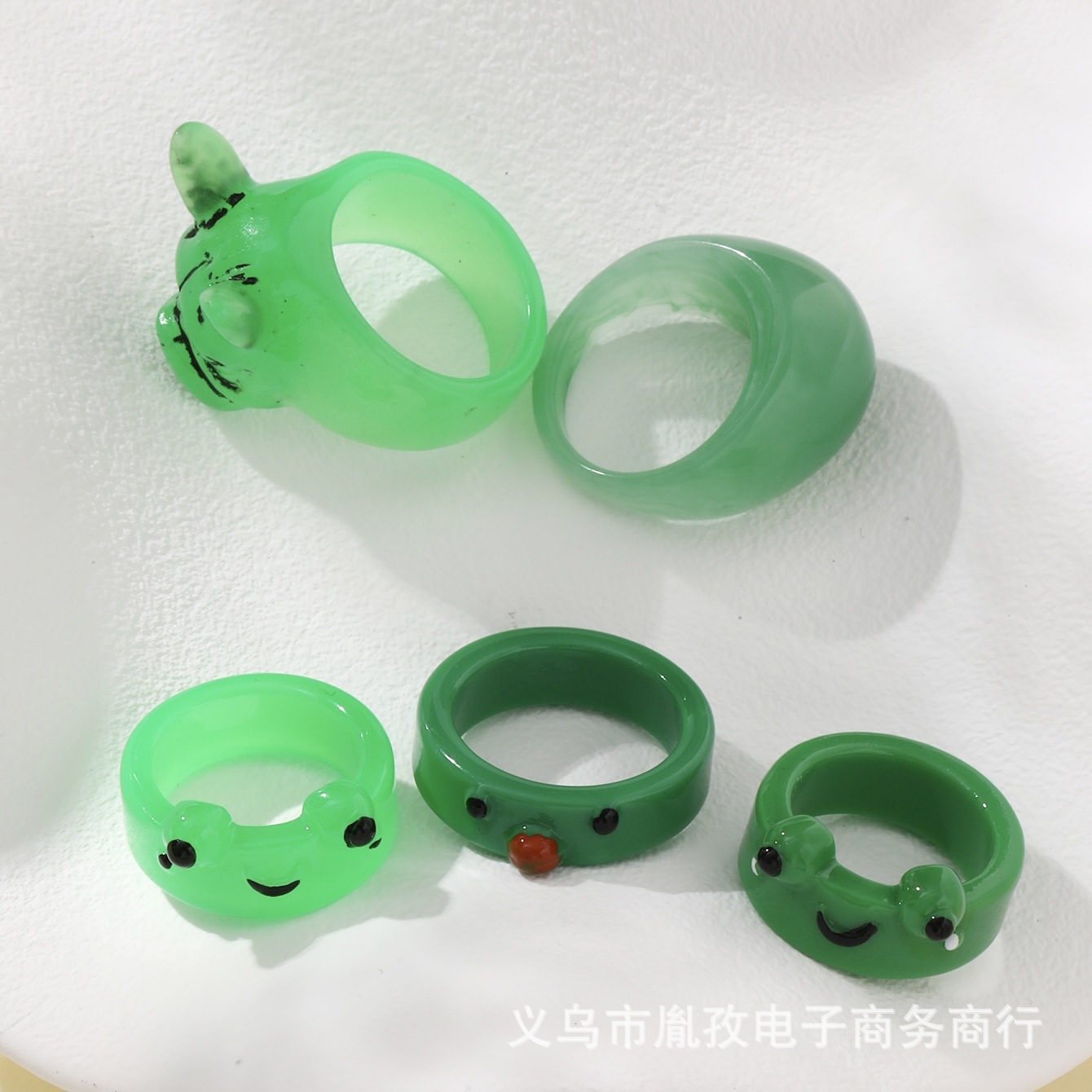 Verano transfronterizo Amazon nueva historieta luminosa animal resina diversión personalidad hip hop conjunto anillo