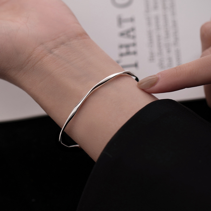 S925 plata esterlina anillo Mobius pulsera joven pulsera nicho diseño alto sentido pulsera femenina apertura