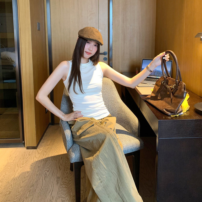 Unique and Beautiful White Slim-Fit Half-High Collar Sleeveless Vest for Women, Summer Outerwear, 2026 New Style, Stunning Thai-Style Camisole Unique and Beautiful White Slim-Fit Half-High Collar Sleeveless Vest for Women, Summer Outerwear, 2026 New Style, Stunning Thai-Style Camisole