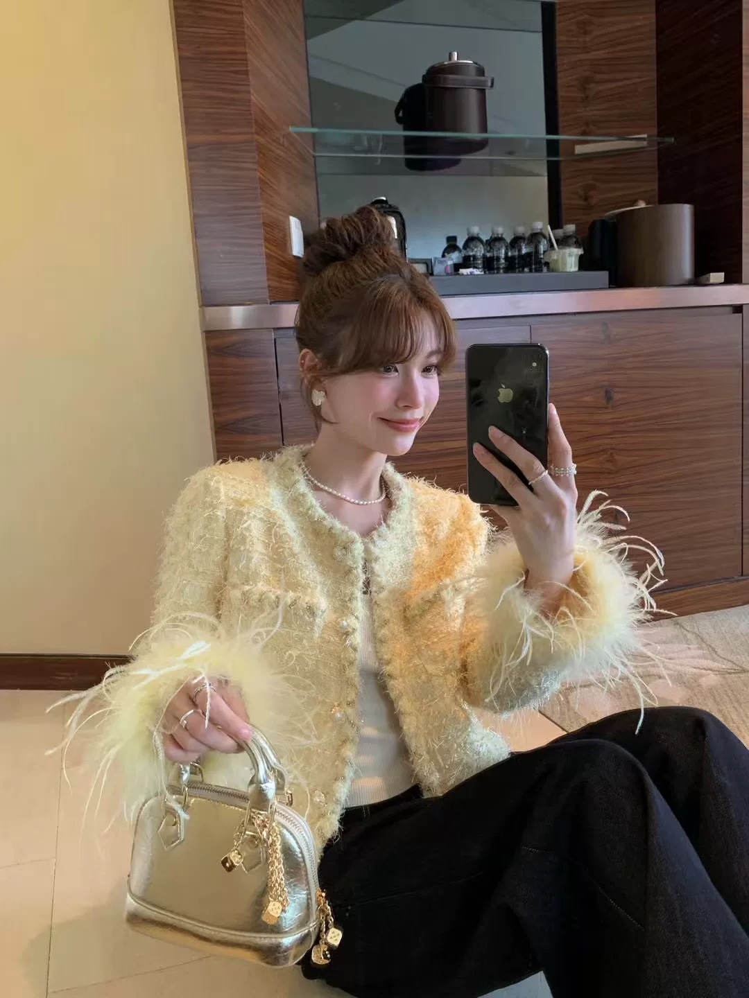 Nuevo pequeño viento fragrante de la industria pesada francesa, sequinilla de avestruz, cuño de empalme de cuentas, chaqueta de cabello de cabello de estilo occidental, mujer