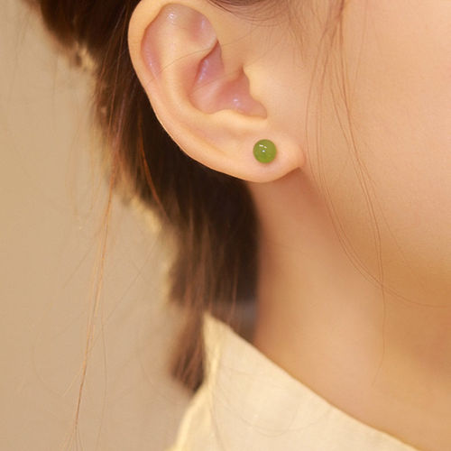 For the late Qing Dynasty, refreshing green and silver needle temperament earrings, unique design sense, high-end earrings, ancient style earrings for women