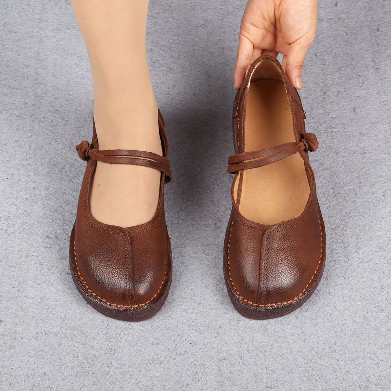 Zapatos individuales de mujer de boca baja de cuero Dongguan, estilo étnico retro, zapatos Mary Jane, suela gruesa antideslizante, zapatos de mujer de piel de vaca de primera capa casuales