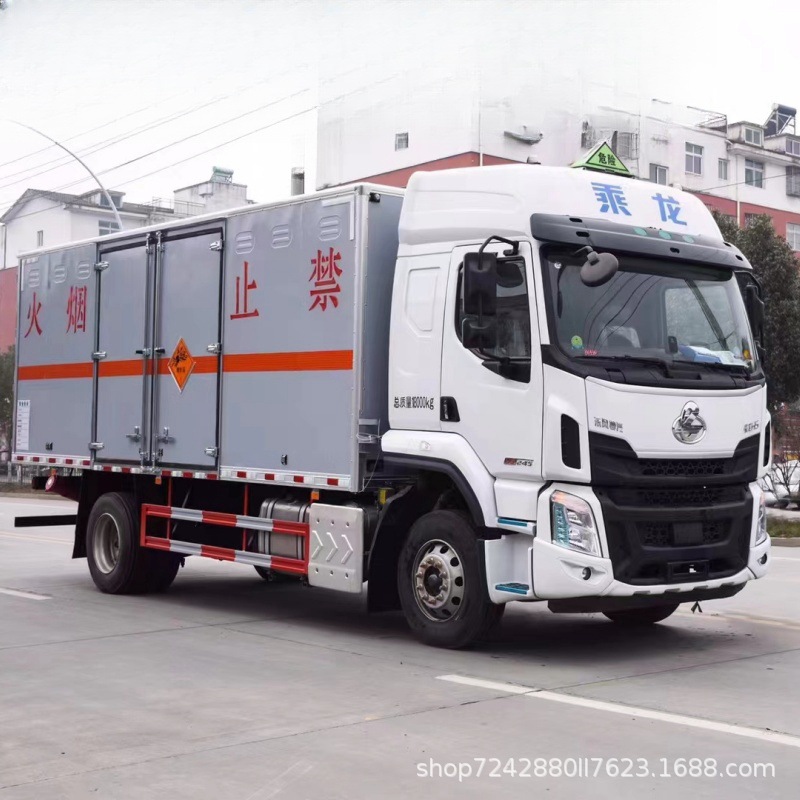 江铃顺达13立方厢式杂项废机油、废电池危废运输车