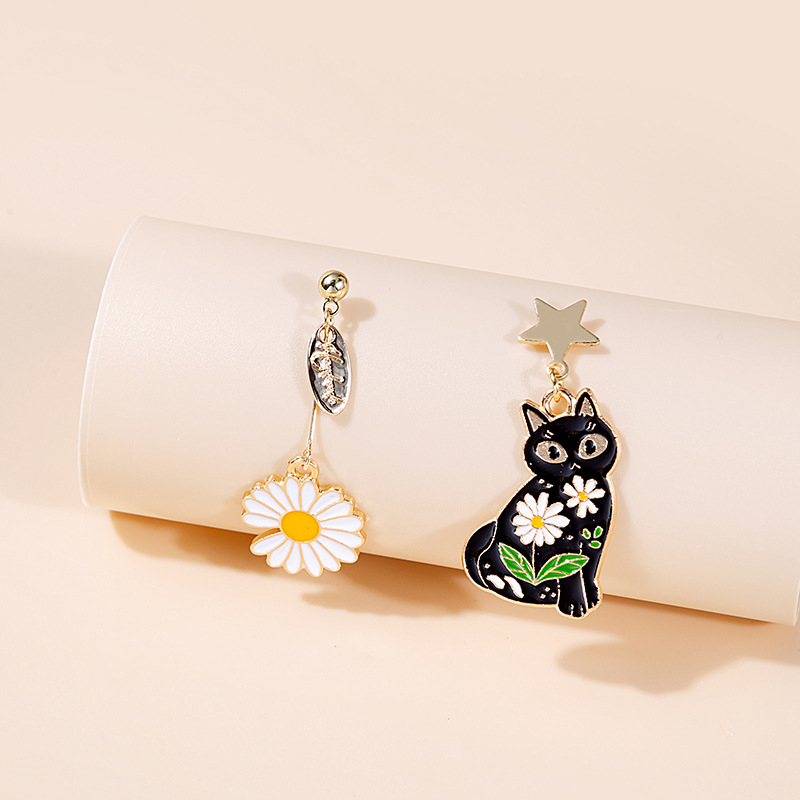 Women'S Gender Asymmetrical, Enamel, Plating Design 1 Pair Cartoon Style Cat Asymmetrical Enamel Plating Alloy Drop Earrings