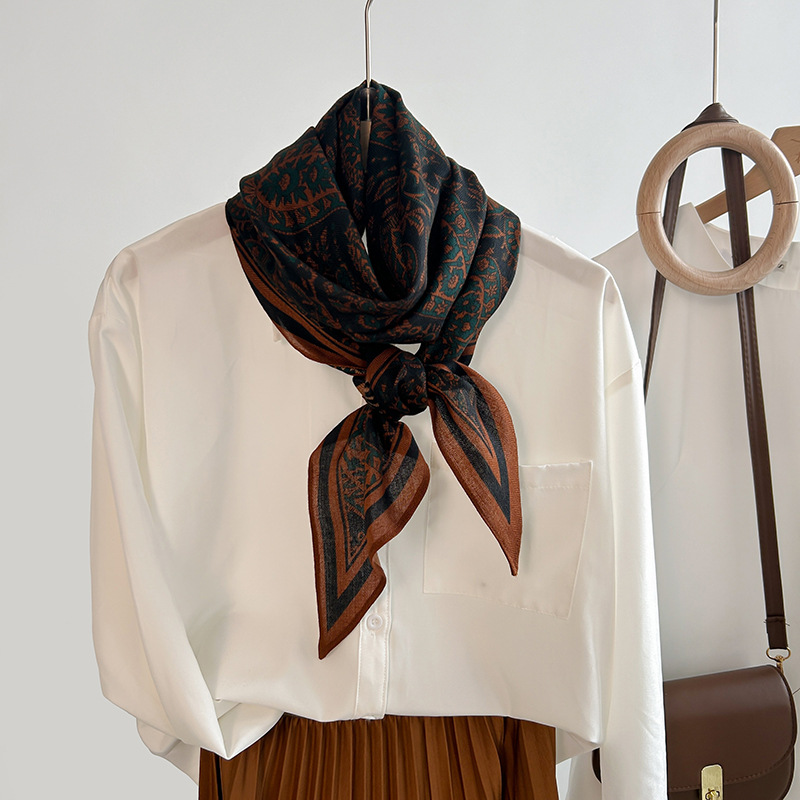 Mujer de nicho retro personalidad de moda anacardo impresión de flor toalla paralela de una sola capa nueva bufanda de seda decorativa de ropa profesional transfronteriza