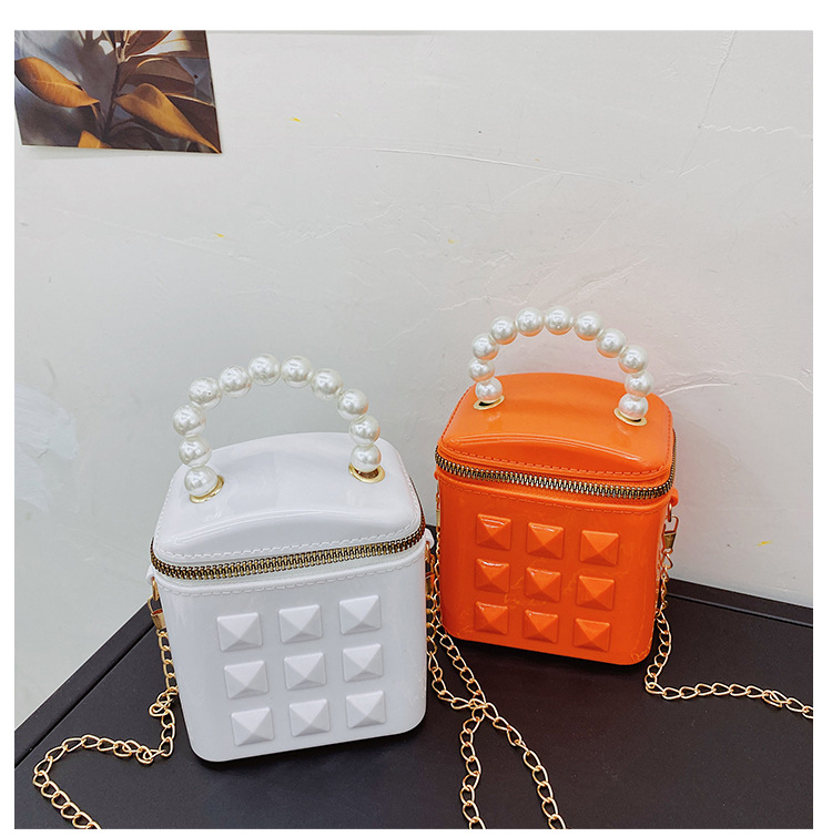 Women's Mini Pvc Solid Color Fashion Bucket Zipper Bucket Bag display picture 18