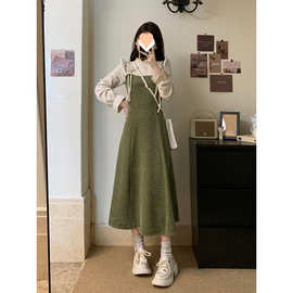大码女装绿光森林秋冬法式复古假两件木耳边领连衣裙胖MM裙