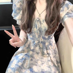 大きいサイズのフランスのお茶の休みの花のワンピースの女性2025新型の夏のスカートの太っているmmは腹を遮ってやせているA字のスカートを現します。