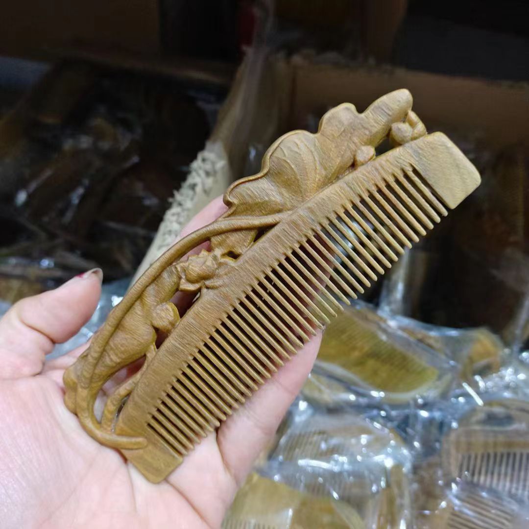 緑檀木両面彫刻磨き木櫛マッサージ保健携帯櫛プレゼントスポットメーカー卸売り