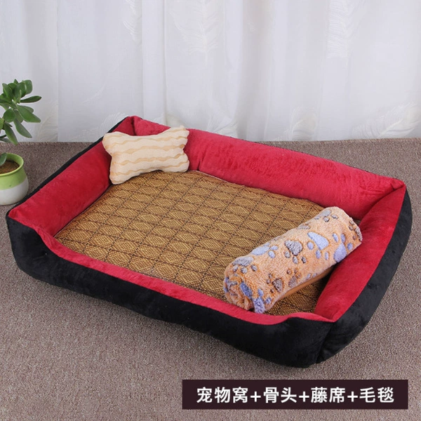 Black duvet, mat, toy