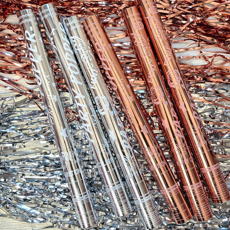 Cintas de plata, tubos de regalo, cintas de color, meteoritos, saludos de seda, casamiento, boda de mano, compromiso, escena de boda