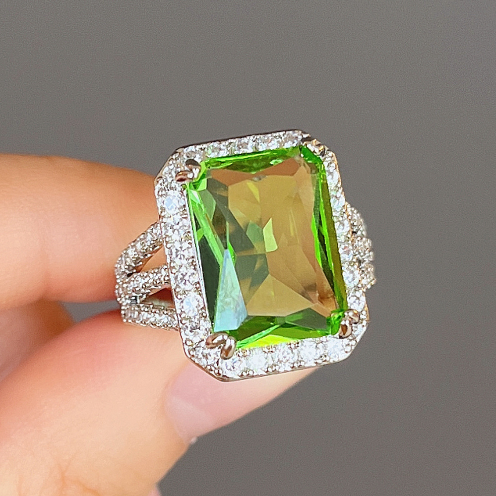 Huaya Internet Celebrity Live Broadcast Hot Sale Simulated Princess Diamond Olive Green Zircon Ring European and American Fashion Engagement Ring