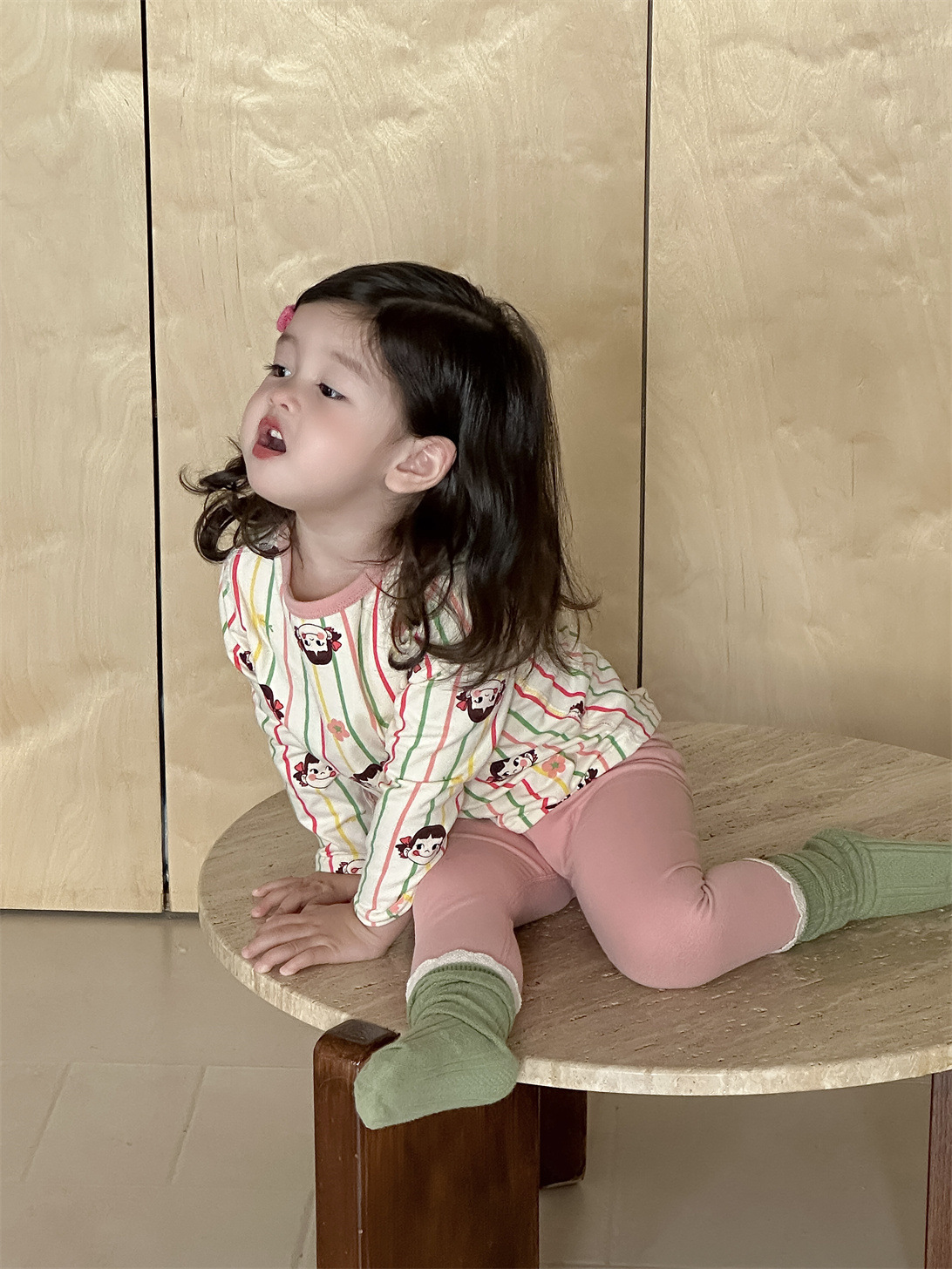 Pijamas infantiles de otoño conjunto de casa 2025 ropa de otoño ropa infantil coreana pijamas niñas ropa de hogar dos piezas