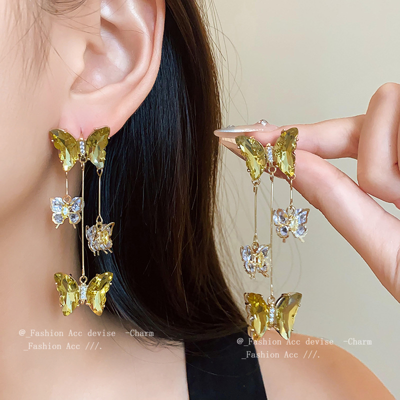 fashionable sophisticated earrings with zircon