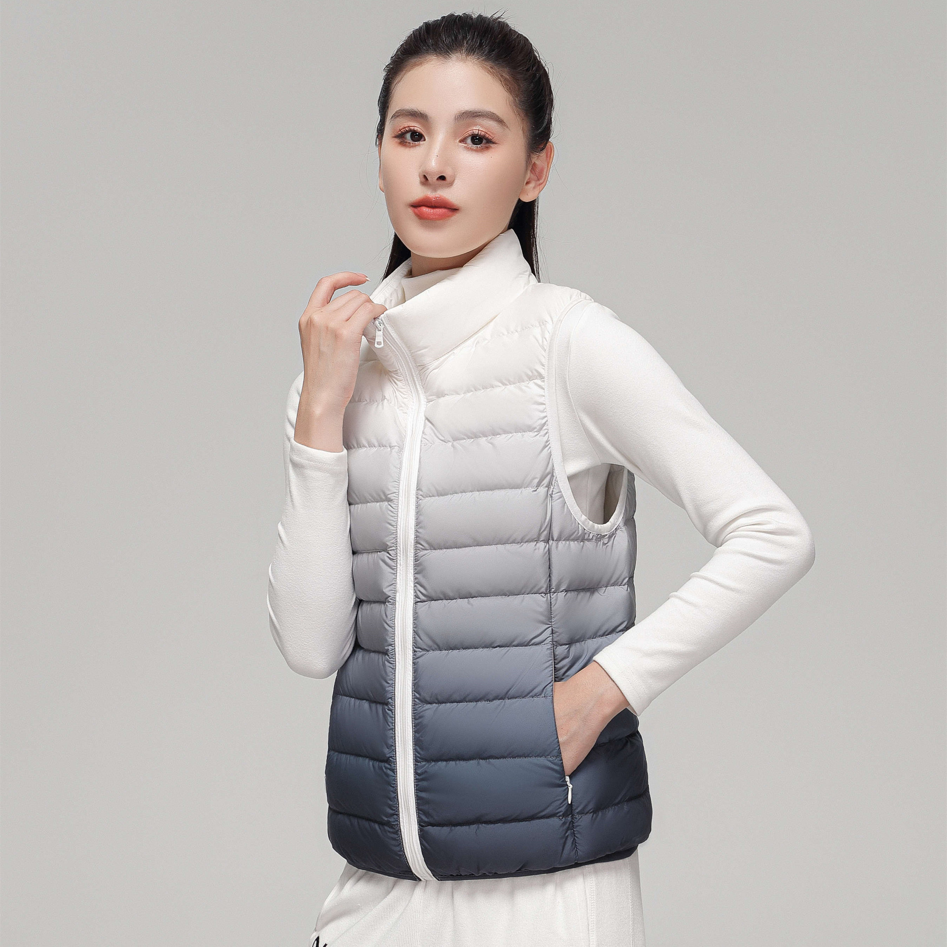 Transfronterizo TikTok otoño y invierno 90 vello chaleco de pluma ligero chaleco de mujer ropa de mujer ligera y delgada chaqueta de hombro de color gradiente