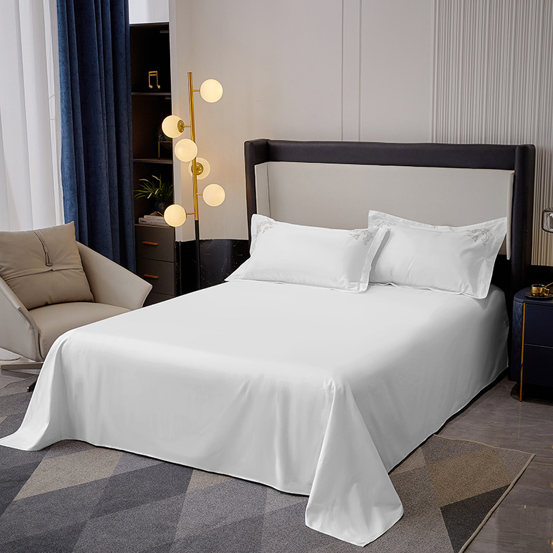 Hoteles residenciales bordados blancos cuatro piezas de sábanas de lujo ligeras europeas sábanas tres o cuatro piezas de sábanas al por mayor