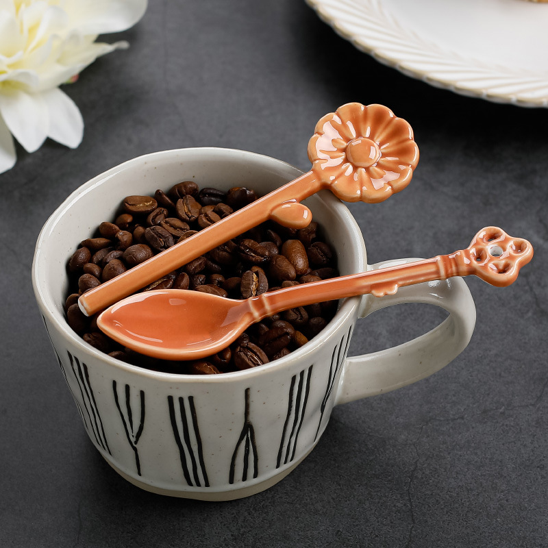 Cerámica café Mezcla cuchara lindo creativo flor postre pequeña cuchara taza mano regalo cuchara fábrica al por mayor