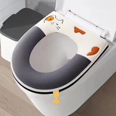 新型の超柔らかい猫は色にぶつかって手の便器を持ちます。