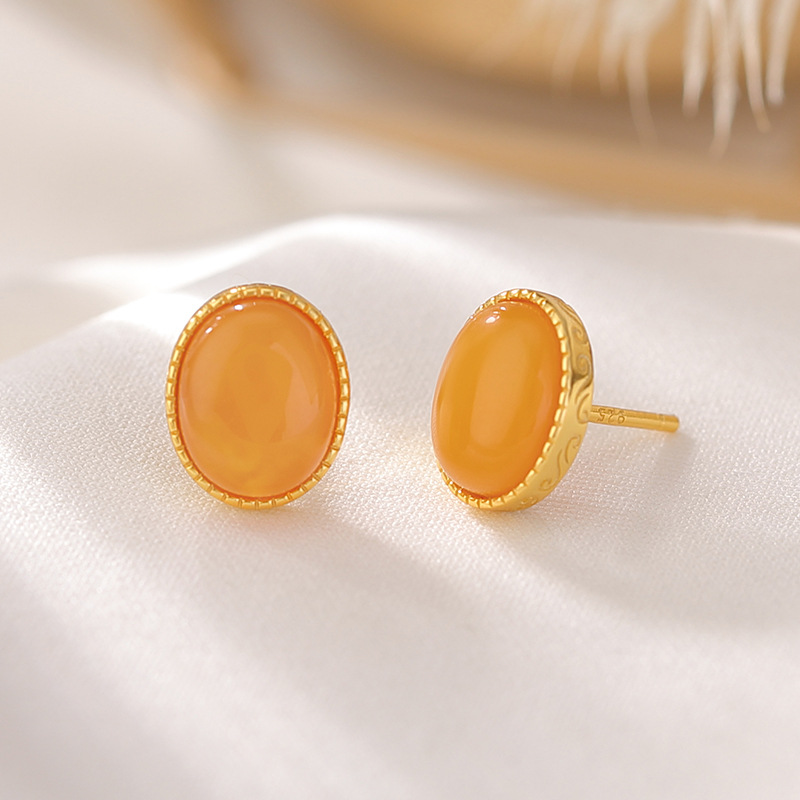 Bông tai bạc S925 mạ vàng sáp ong hình mặt trứng hoang dã, phong cách retro sang trọng — Một cặp
