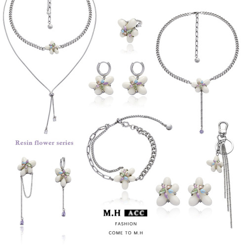 Original French Cream Resin Flower Necklace for Women, Light Luxury, Niche Clavicle Chain, Elegant and Versatile, Sweet Decor, Wholesale