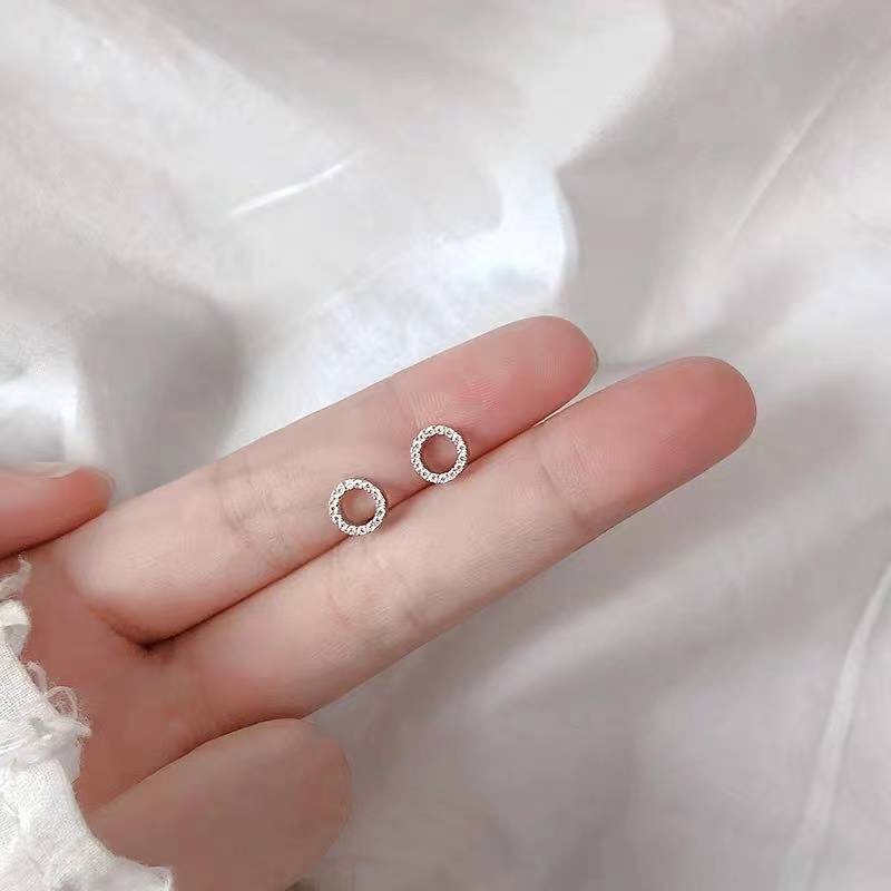 S925银闪钻圆形耳钉女2021新款韩国简约个性小巧适合小耳垂的耳环