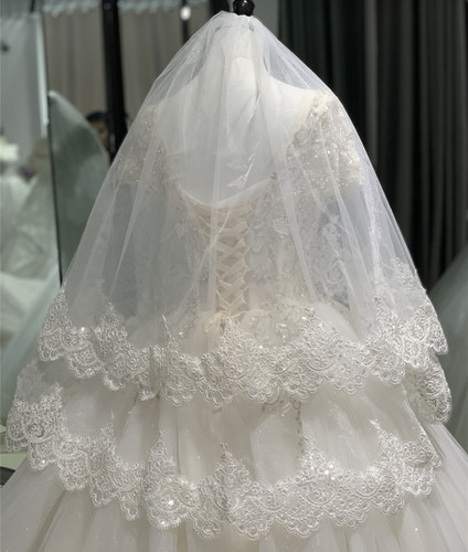 Foreign trade manufacturers wholesale wedding veil white two-layer sequin lace wedding veil European and American bridal headwear