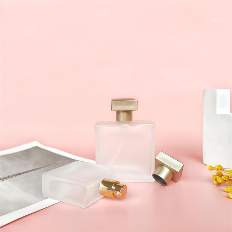 B089-25ml 50ml Flat Square Gold-Plated Perfume Spray Bottle Cosmetic Refillable Portable Glass Empty Bottle display picture 2