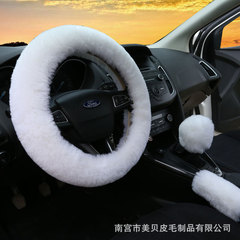 新型の短い羊のぬいぐるみの冬のハンドルカバーの自動車はオーストラリアの羊のカットの車のハンドルカバーの卸売りをします。
