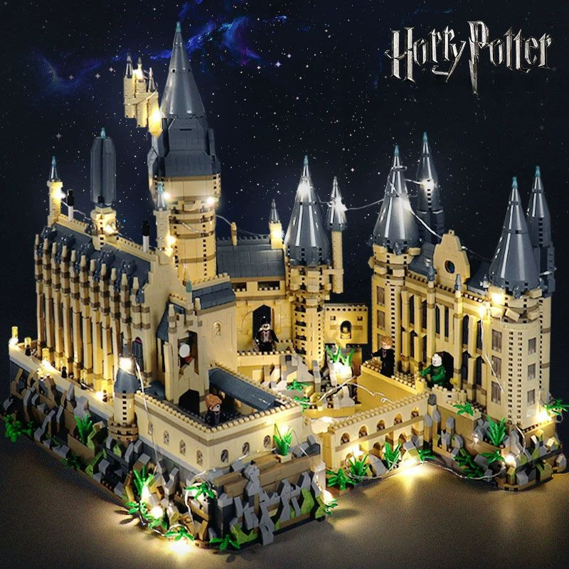 Конструктор (Lego) серия «Замок» — наборы из мелких деталей, модели достопримечательностей (разное количество деталей)