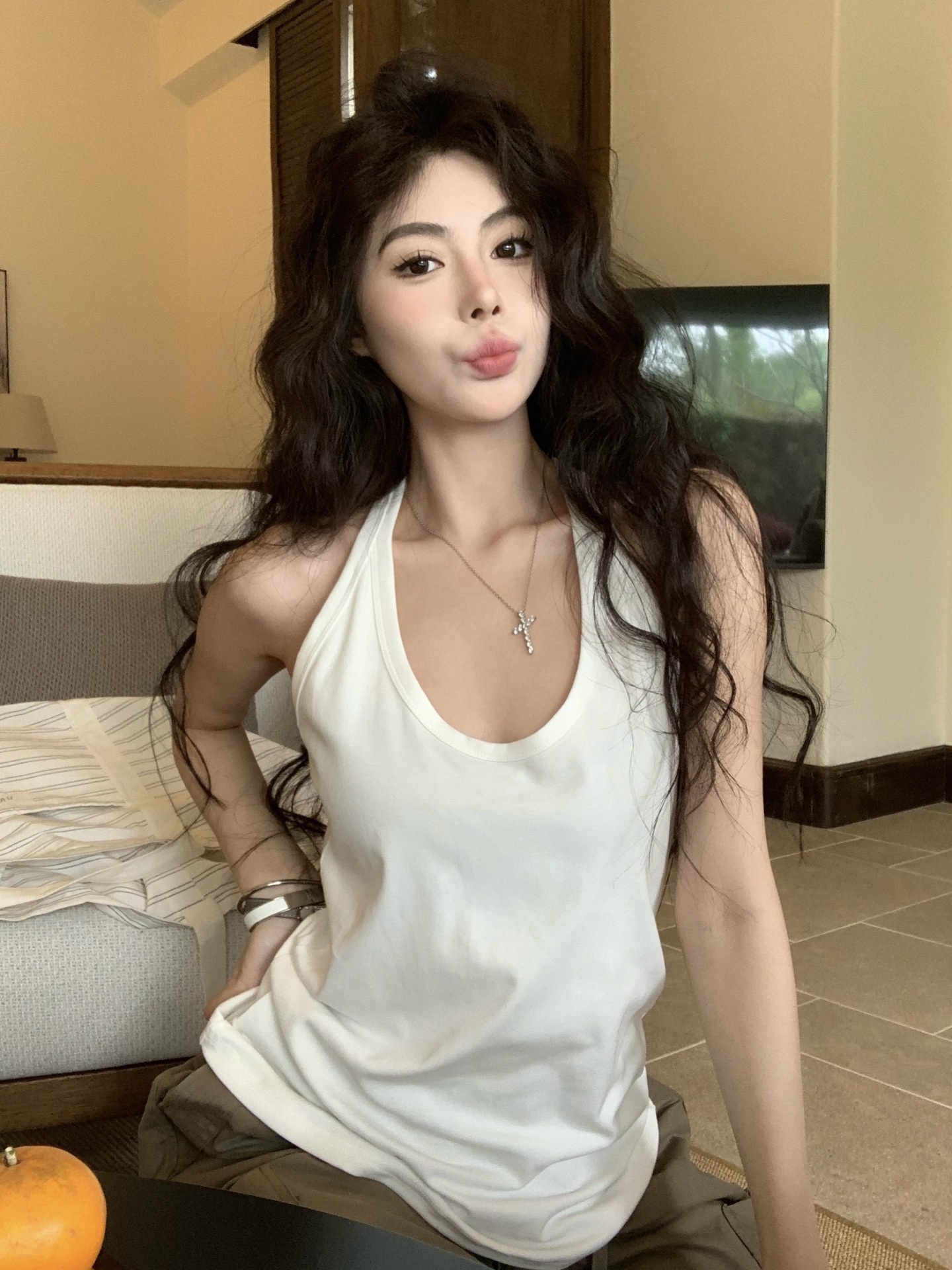 아메리칸 핫걸 U 넥 홀터넥 조끼 여성 2025 여름 새로운 느슨한 슬리밍 섹시한 백리스 민소매 탑 트렌디