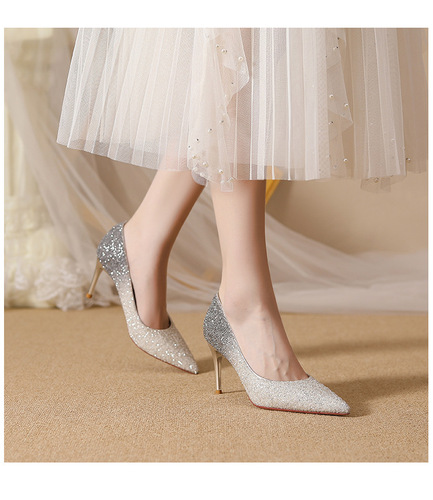 法式婚鞋主婚纱不累脚新娘鞋尖头银色水晶高跟鞋女细跟气质伴娘鞋