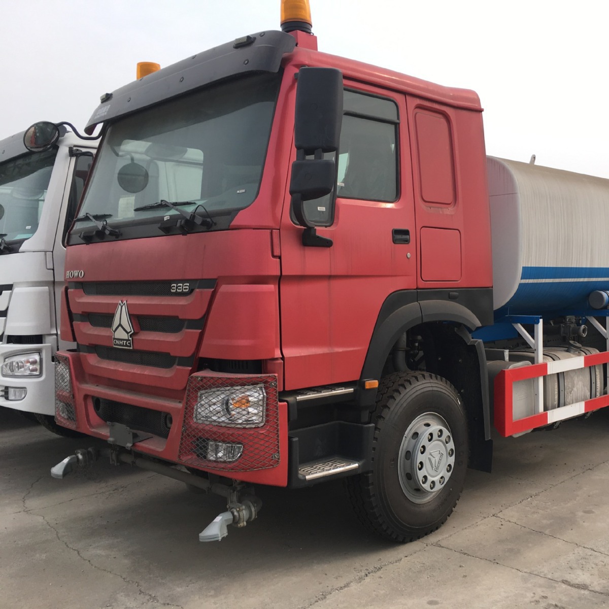 出口洒水车出口 中国重汽豪沃 国二国三 国四洒水车