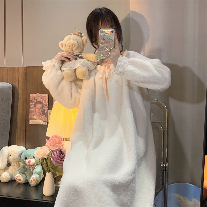 Dulce franela princesa estilo pijamas camisón de las mujeres vestido de longitud media lindo estilo coreano suelto de lana de coral cálido homewear