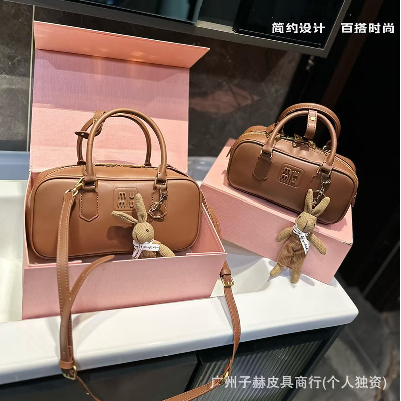 元工場の新型iuボーリングシンプルなファッションハンドバッグボストンシングルショルダーは大容量の公文書にまたがっています。|undefined