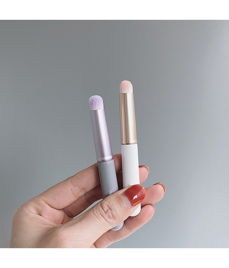 Wholesale of new mini round-head lip brushes with caps, single portable lipsticks, lipstick brushes, smudging brushes and makeup brushes undefined
