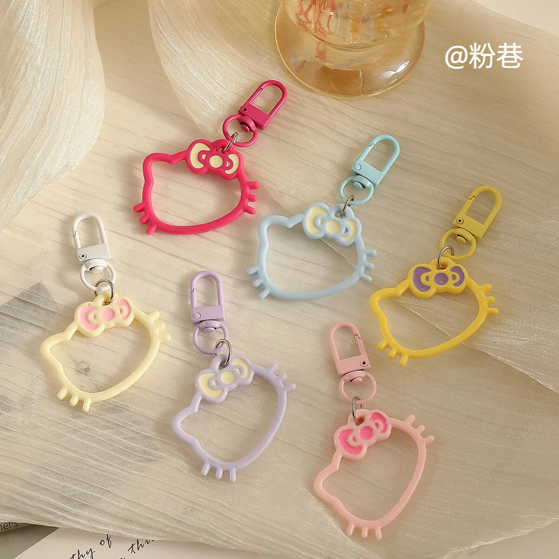 New Hollow-Out Kt Cat Head Keychain, Versatile Backpack Cute Accessory, Gift for Best Friends and Couples