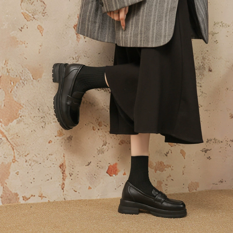 Черная обувь Lefu Женская весна 2025 Новый педаль внутри увеличить маленькие кожаные туфли в британском стиле толстые туфли на каблуках женские