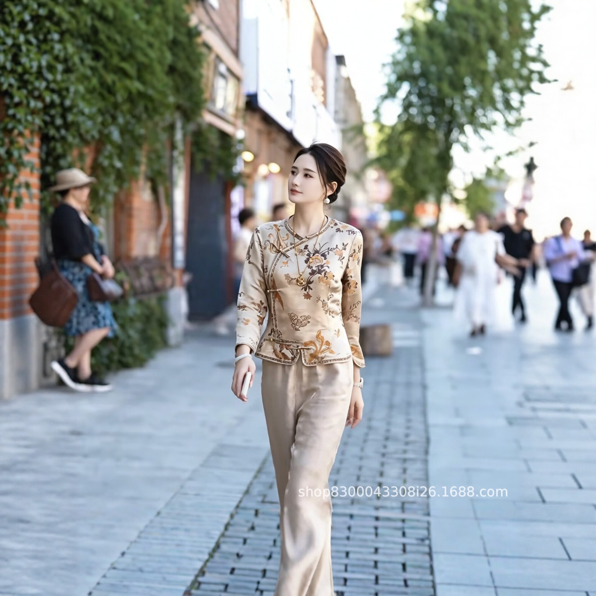 New Chinese-style Xiangyunsha Tang suit set for women, featuring a high-end, elegant printed jacquard top and straight-leg pants, perfect for spring and autumn