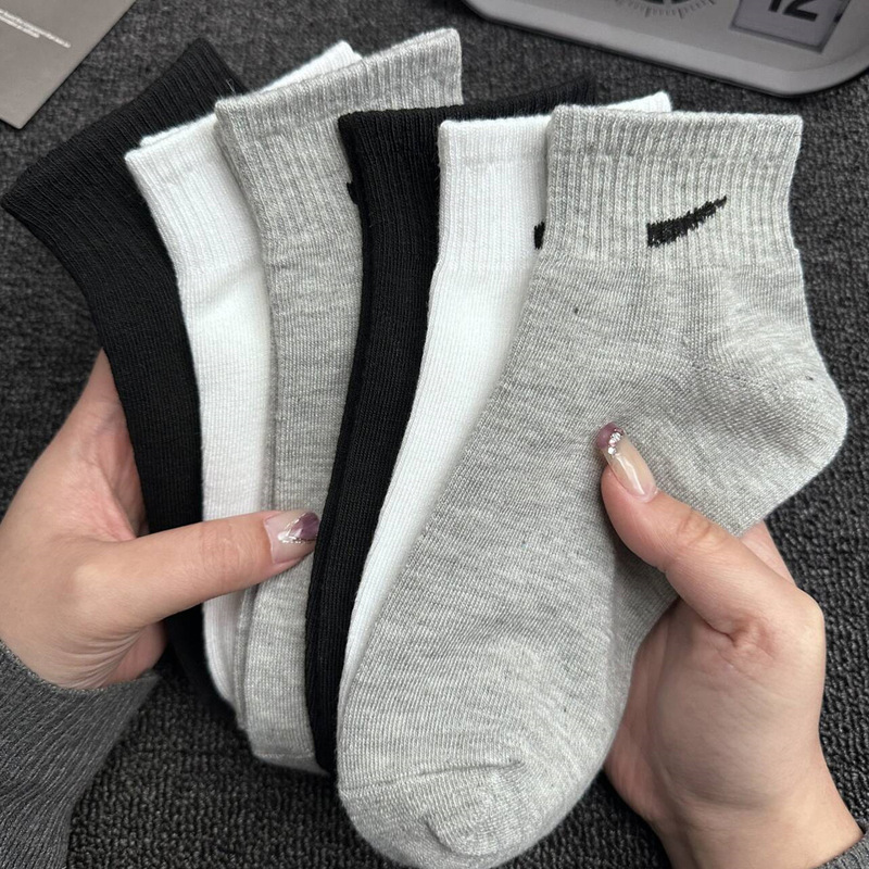 Socks for Women and Men, Spring and Summer Cotton Socks, Solid Color Black, White, Gray Short Socks, Wear-Resistant Thin Sports Socks, Anti-Odor and Anti-Bacterial Socks for Women and Men, Spring and Summer Cotton Socks, Solid Color Black, White, Gray Short Socks, Wear-Resistant Thin Sports Socks, Anti-Odor and Anti-Bacterial